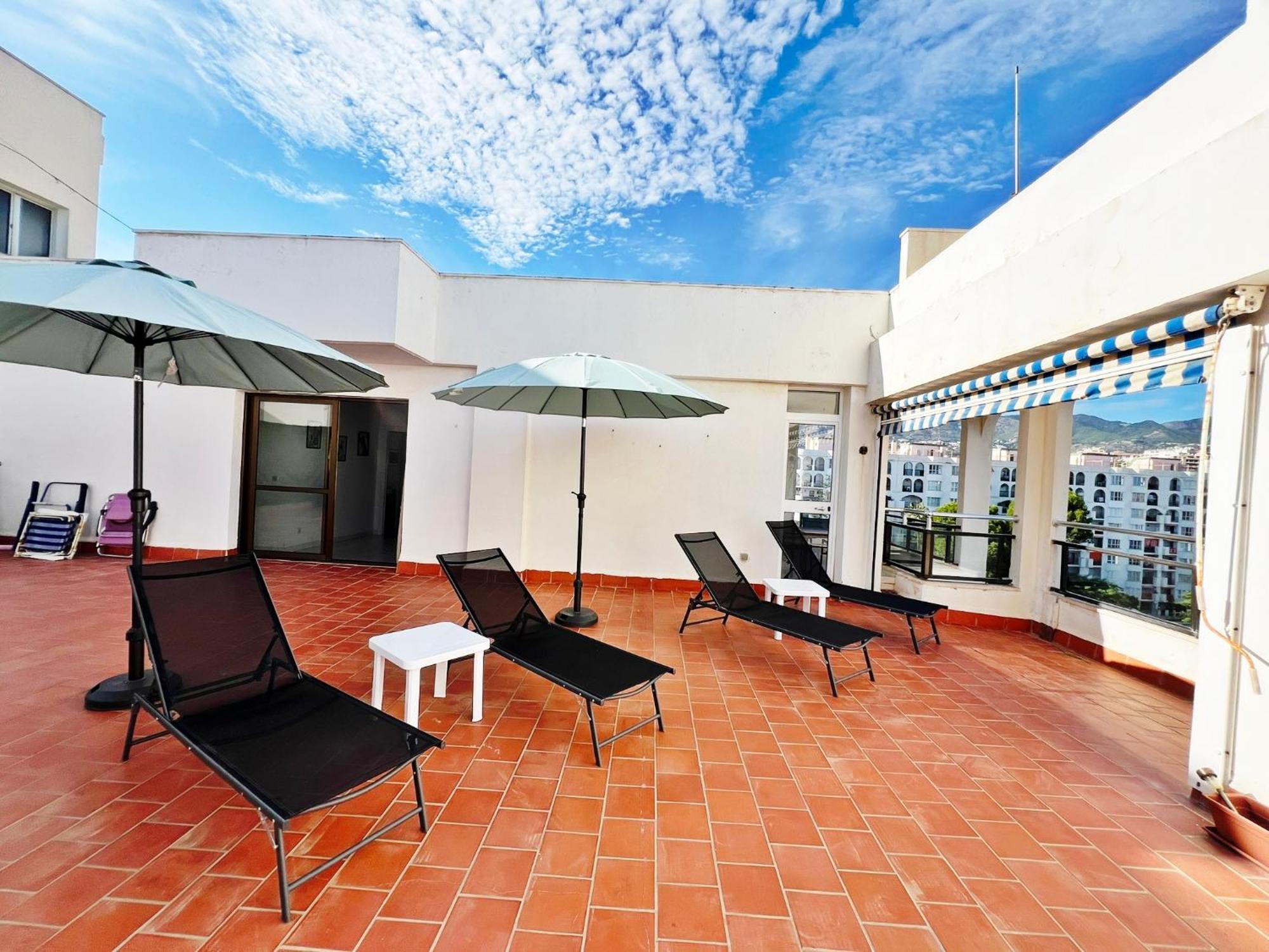 Apartment Bonito Atico En Primera Linea De Playa Con Piscina